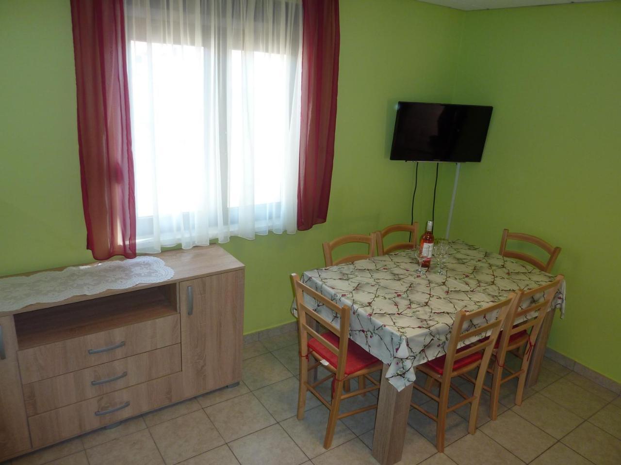 Queen Beach Apartments - Private Pool - Sabunike III بريفلاكا المظهر الخارجي الصورة